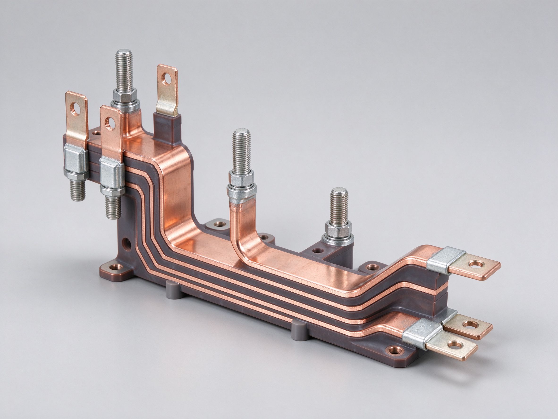 Custom-shaped laminated busbar