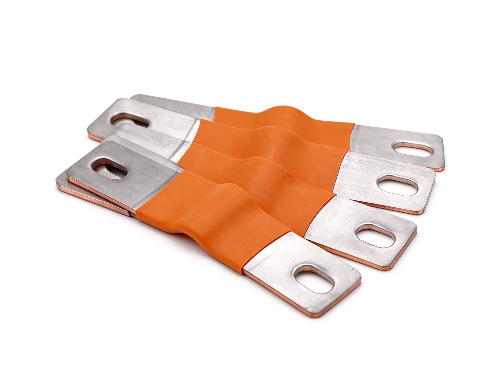 Dual-layer cell interconnect busbar for battery modules