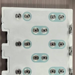 High-current laminated battery busbar with stud terminals for EV battery modules