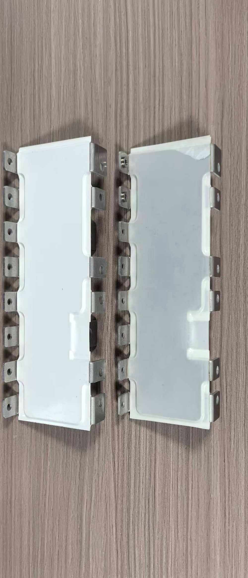 Laminated busbar set for IGBT power modules with multiple tab connections