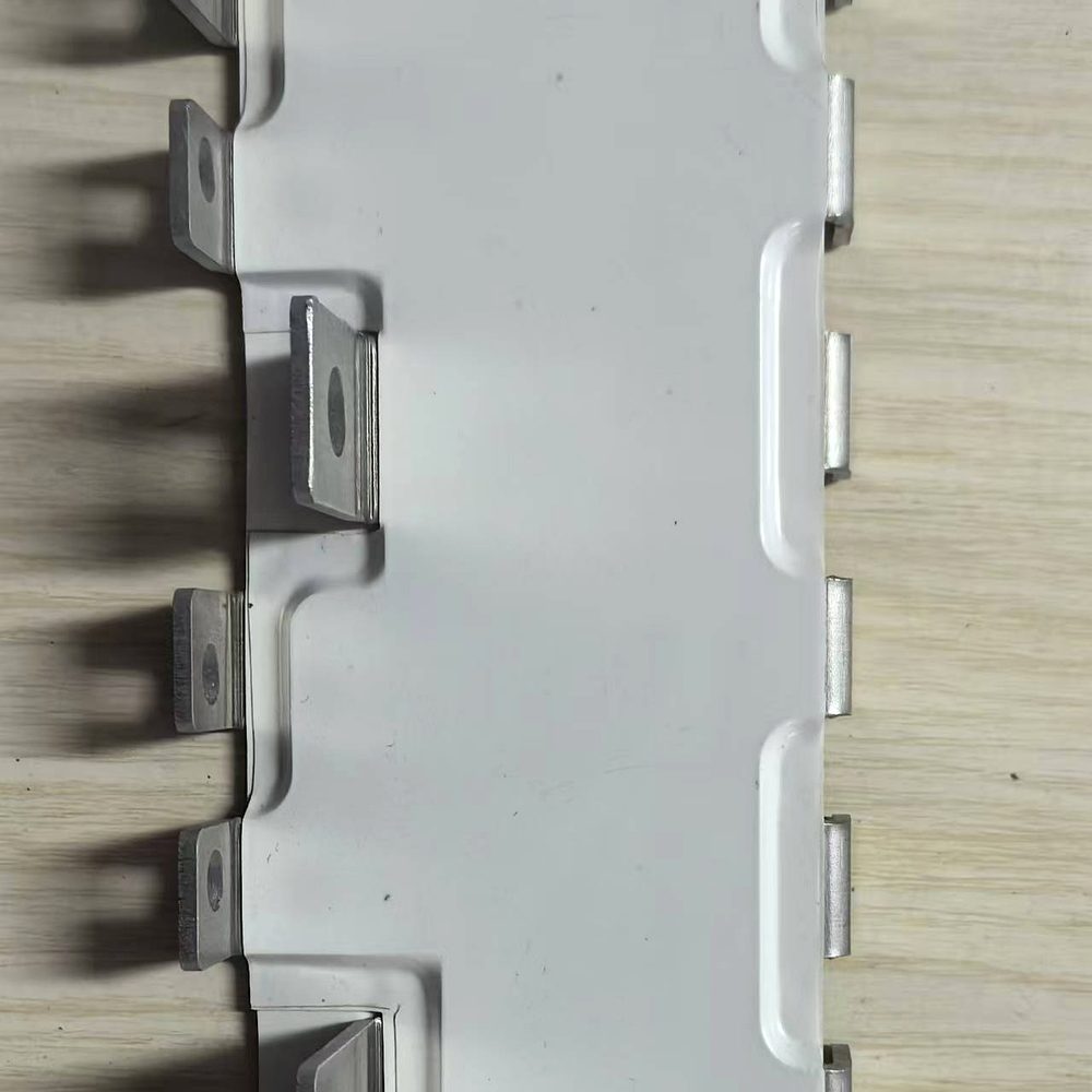 Welded laminated busbar assembly for high-current power distribution